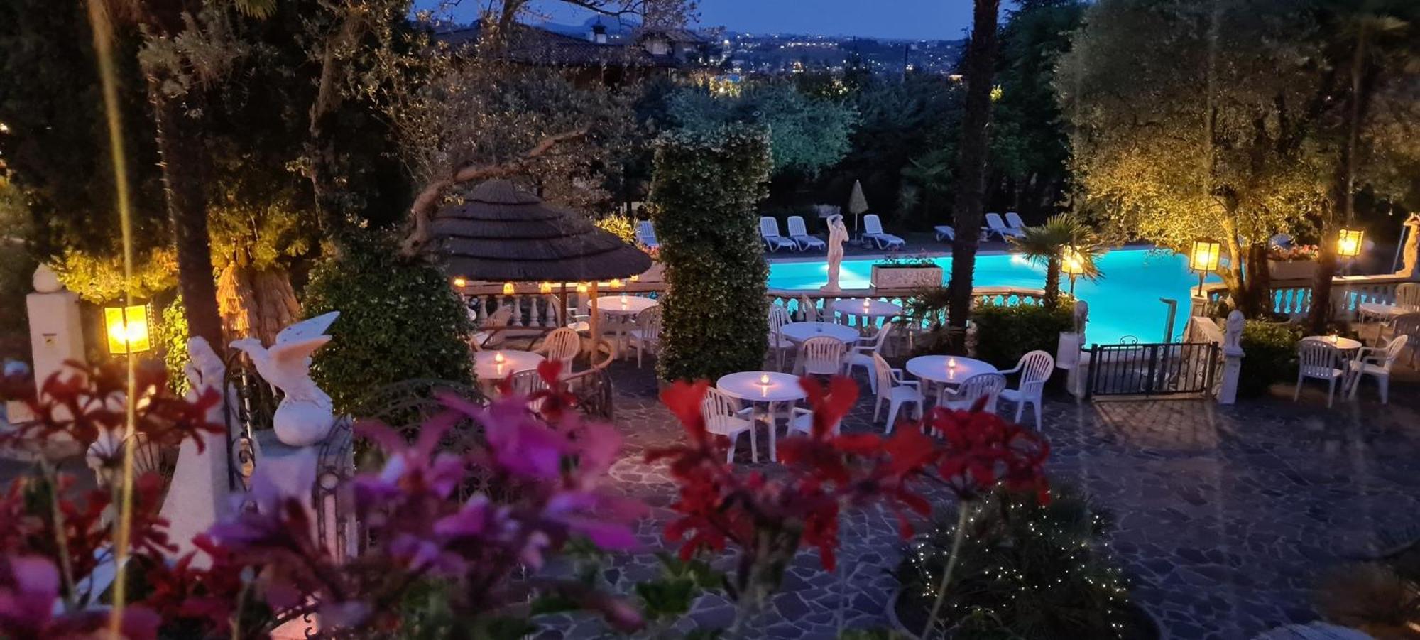 Park Hotel Ville Montefiori Gardone Riviera Esterno foto